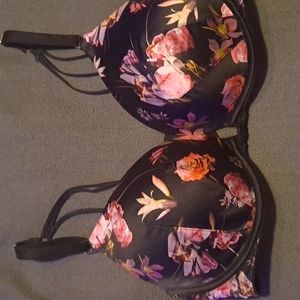 Victorias Secret Push Up Bra 34D